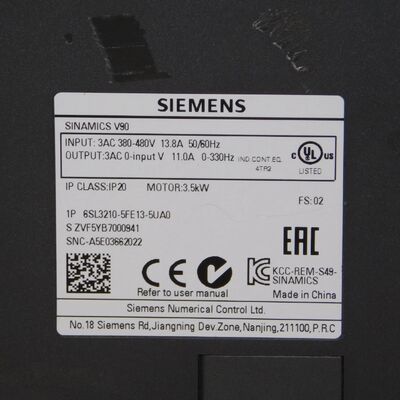 Siemens 6SL3210-5FE13-5UA0 SINAMICS V90 Servo Drive with 3.5 kW Power, 380-480 V AC Input, and IP20 Protection