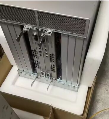 Brocade BR-DCX8518-B-0001 DCX 8510-8 SAN Backbone Director Switch, 10.2Tbps, 16G FC, Enterprise Bundle